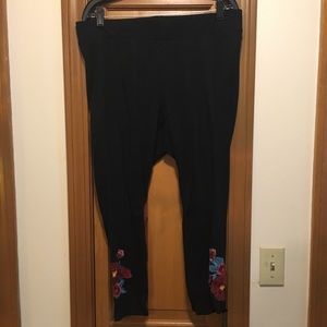 Size 2 Cropped Embroidered TORRID Leggings